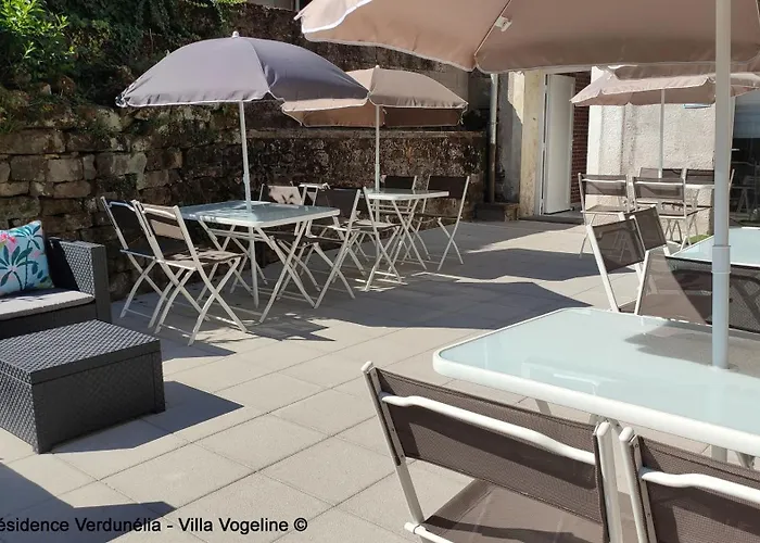 Confortable Appartement 4 Etoiles Avec Parking A Seulement 150M Des Thermes De Bains-Les-Bains Lägenhet *