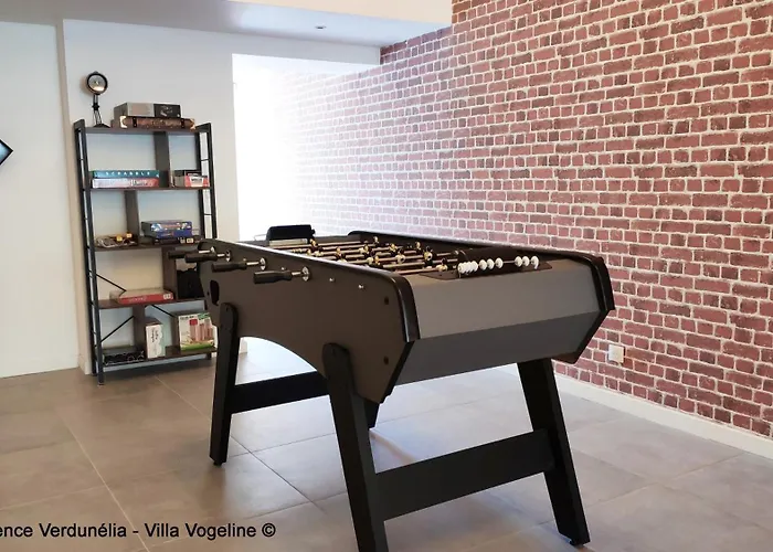 Confortable Appartement 4 Etoiles Avec Parking A Seulement 150M Des Thermes De Bains-Les-Bains Lägenhet *