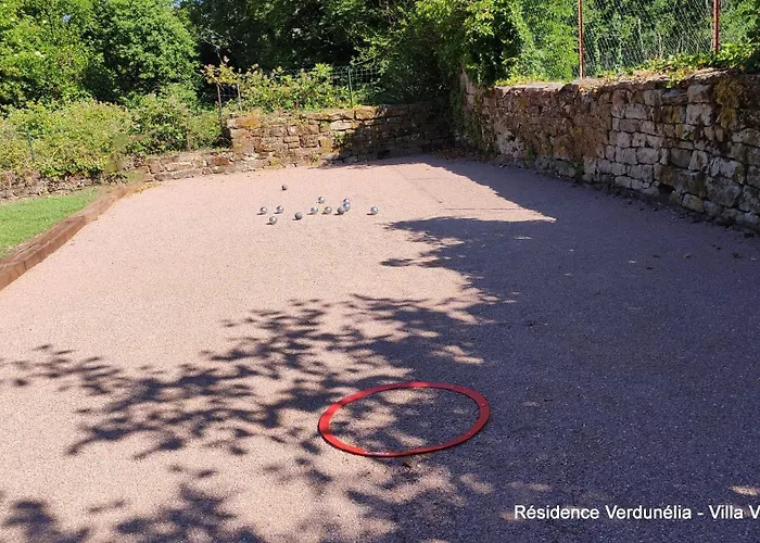 Confortable Appartement 4 Etoiles Avec Parking A Seulement 150M Des Thermes De Bains-Les-Bains * Bains-les-Bains