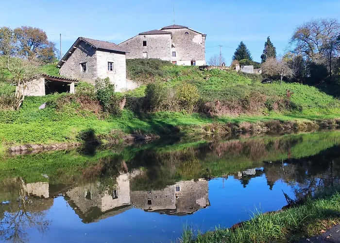 Confortable Appartement 4 Etoiles Avec Parking A Seulement 150M Des Thermes De Bains-Les-Bains * Bains-les-Bains